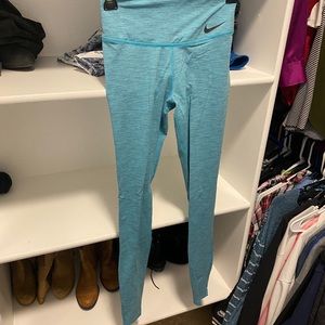 Like new Nike Teal leggings